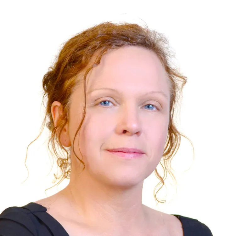 Author headshot Victorie Knox